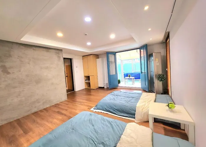 Gyeongbokgung Seochon Dalbit Guest house 3*
