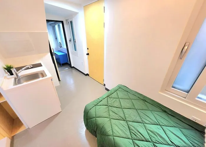 Gyeongbokgung Seochon Dalbit Guest house 3*