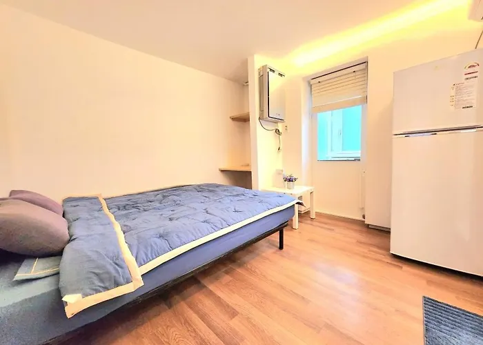 Gyeongbokgung Seochon Dalbit Guest house Seoul