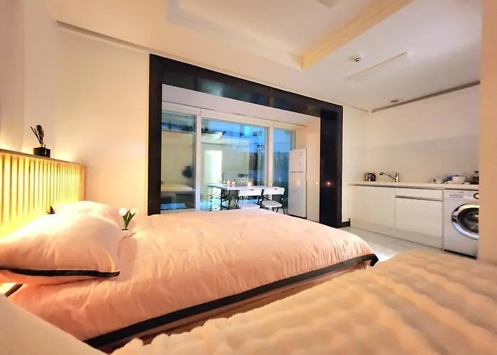 Gyeongbokgung Seochon Dalbit Guest house Seoul