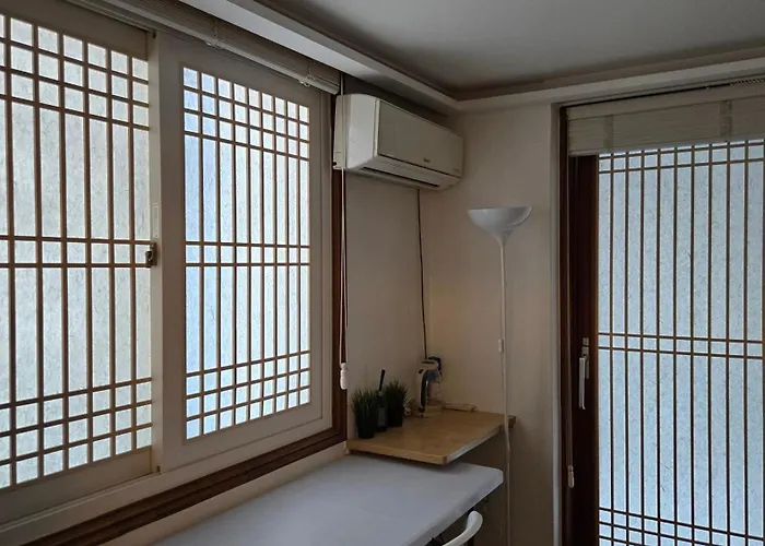 Gyeongbokgung Seochon Dalbit 3* Seoul