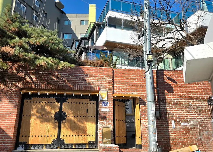 Gyeongbokgung Seochon Dalbit 3*